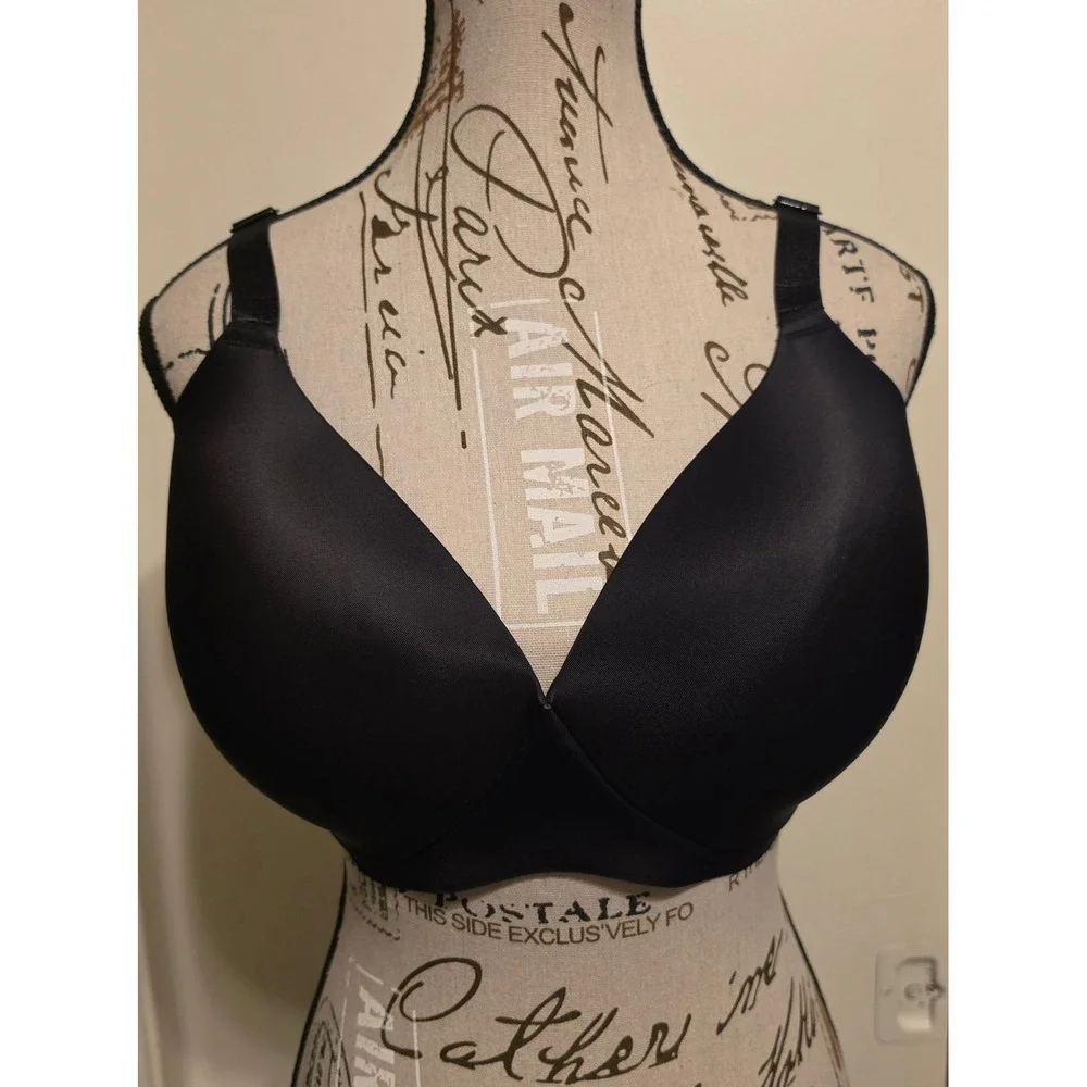 EBY Seamless Wireless Bra Black Molded Cups Adjustable Straps MDD